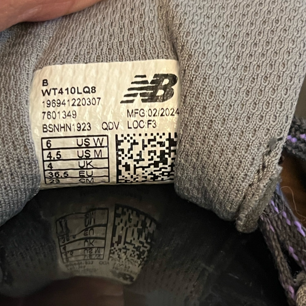 New Balance Womens 410 V8 Black Purple Trail Running Shoes WT410LQ8 US Size 6 - Picture 6 of 6